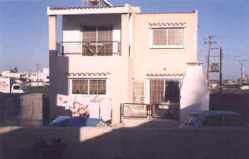 back of the house larnaca.jpg (21738 bytes)