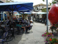 Eating al fresco in Polis